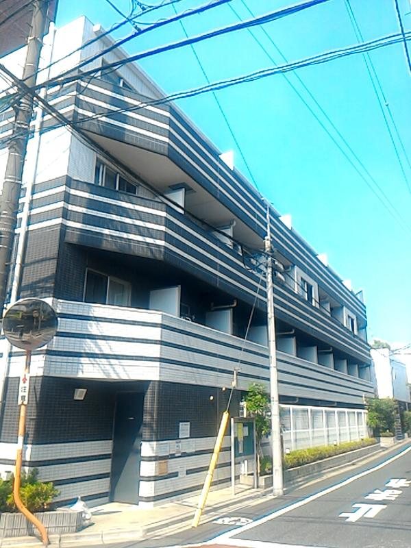 PREMIUM CUBE 中野新橋の外観