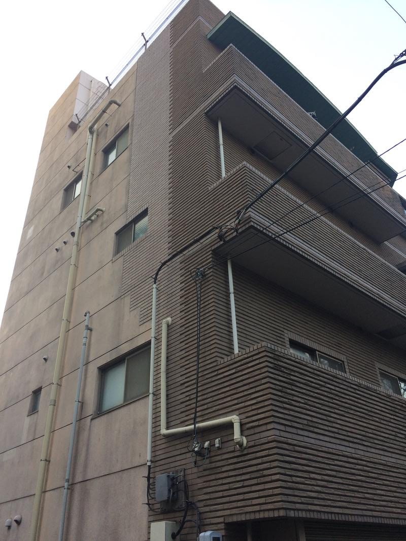 コンシェリア新宿御苑の外観